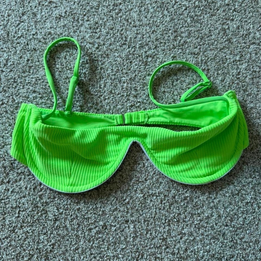 Frankies‎ Bikinis Top